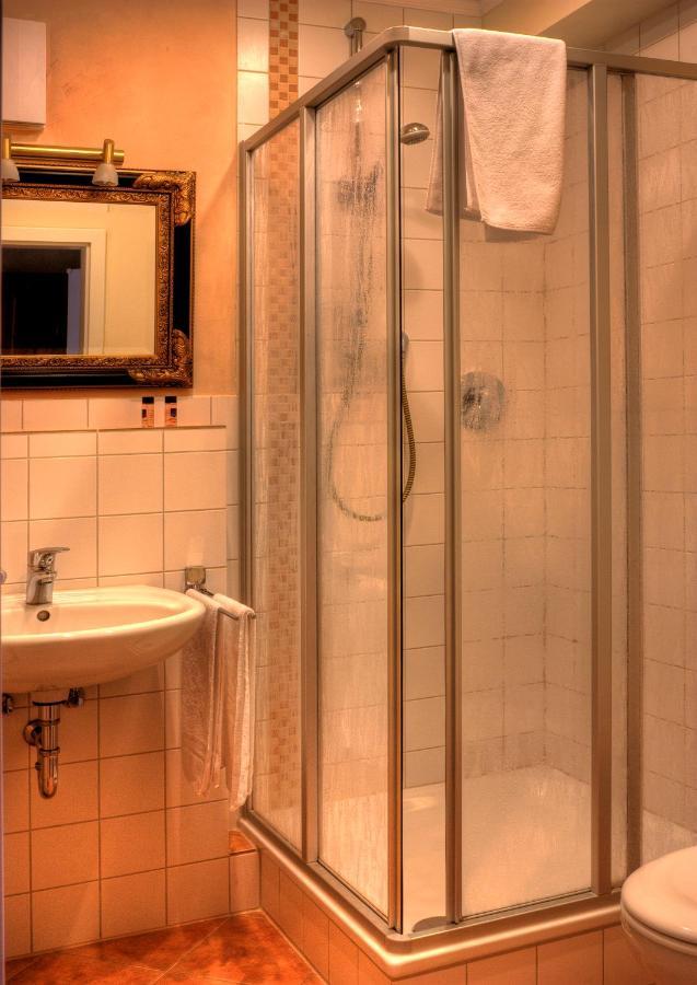 Alte Brauerei Kasbachtal Hotel Luaran gambar